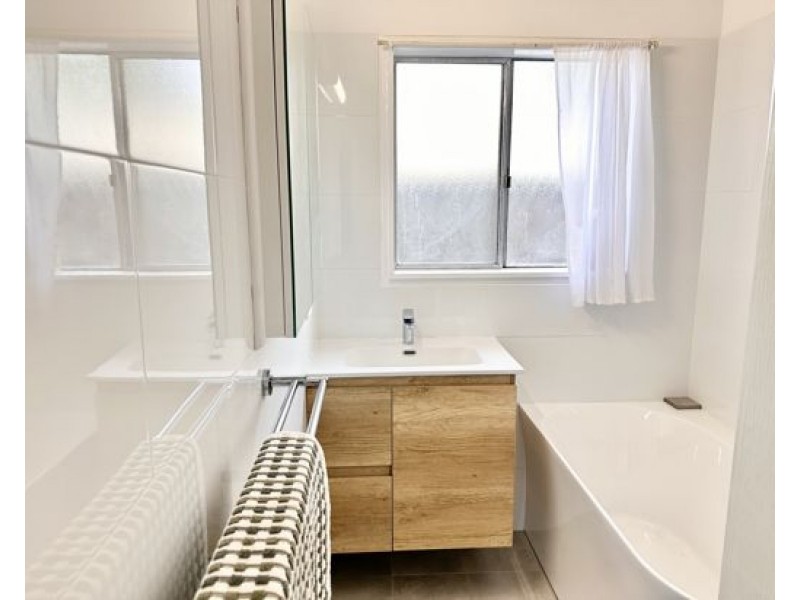 13 Churchill Street, Tamworth NSW 2340