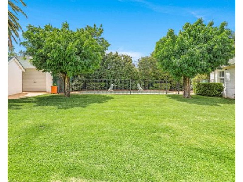 90 Carthage Street, Tamworth NSW 2340