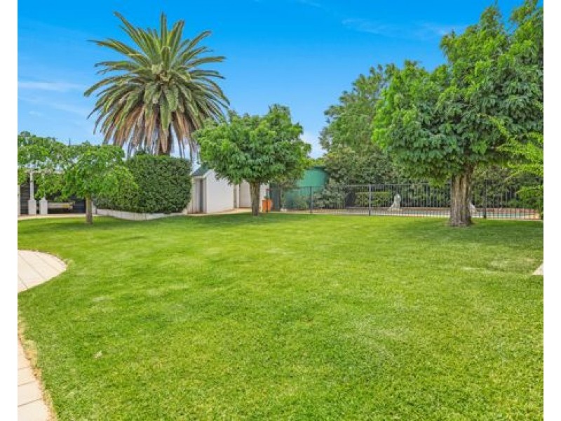 90 Carthage Street, Tamworth NSW 2340