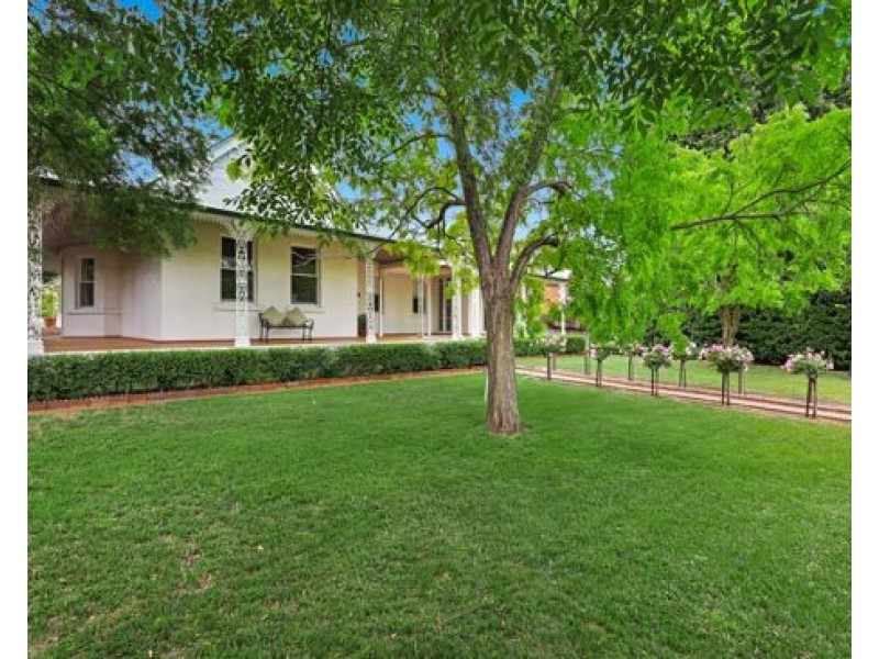 90 Carthage Street, Tamworth NSW 2340