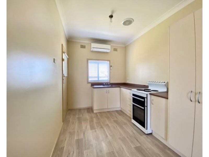 2/86 Denison Street, Tamworth NSW 2340