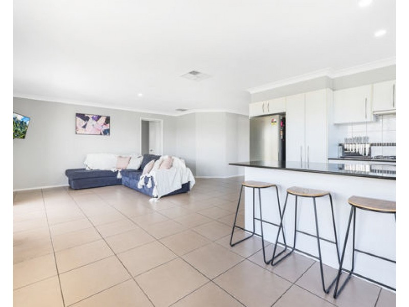 13 Bowman Drive, Tamworth NSW 2340