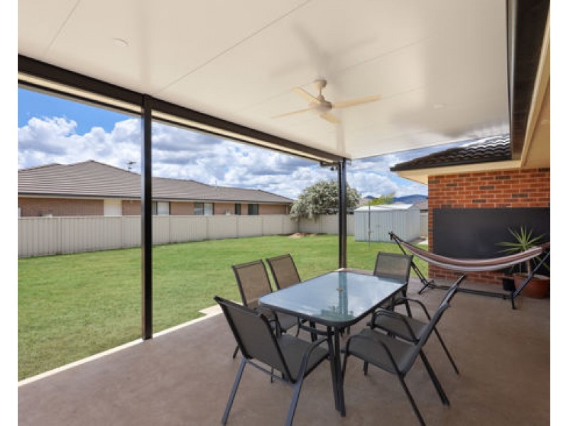 13 Bowman Drive, Tamworth NSW 2340