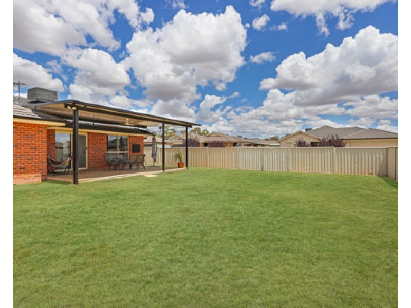 13 Bowman Drive, Tamworth NSW 2340