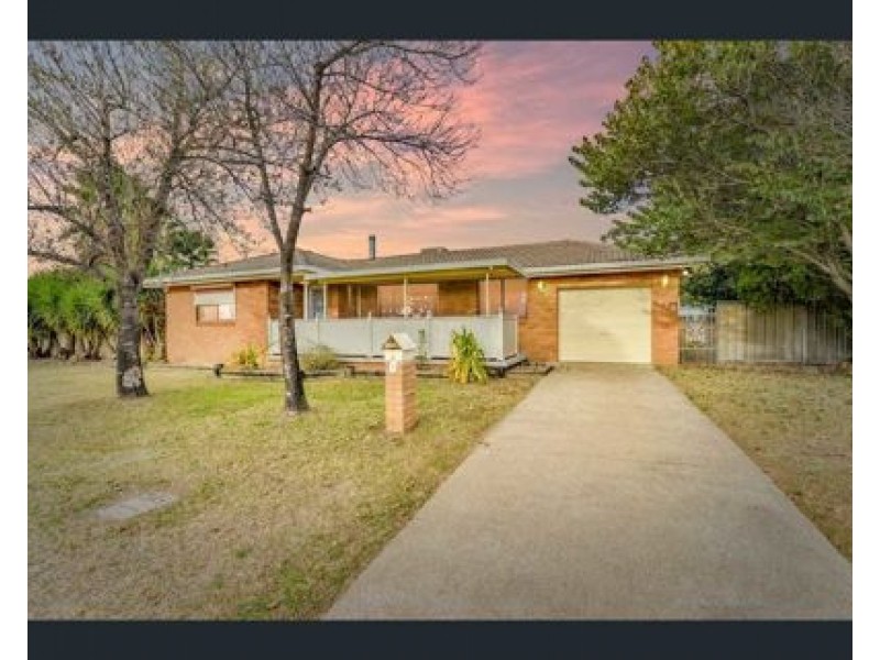 1 Tooronga Street, Tamworth NSW 2340