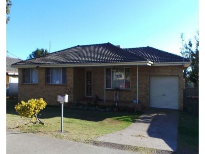 110 Robert Street, Tamworth NSW 2340