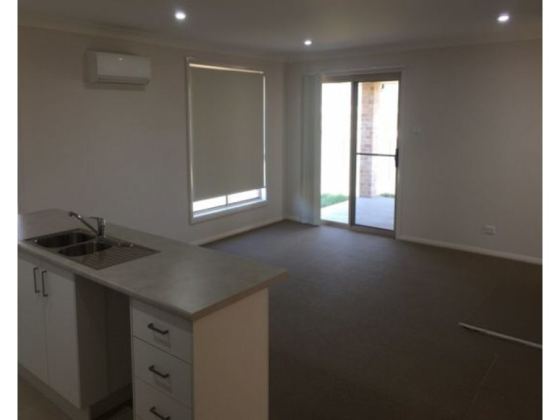 32 Reginald Drive, Tamworth NSW 2340