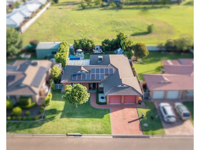 24 Wahroonga Drive, Tamworth NSW 2340