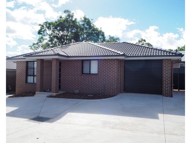 2/7 Curlew Crescent, Tamworth NSW 2340