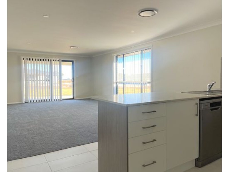 39 Peppercress Court, Tamworth NSW 2340