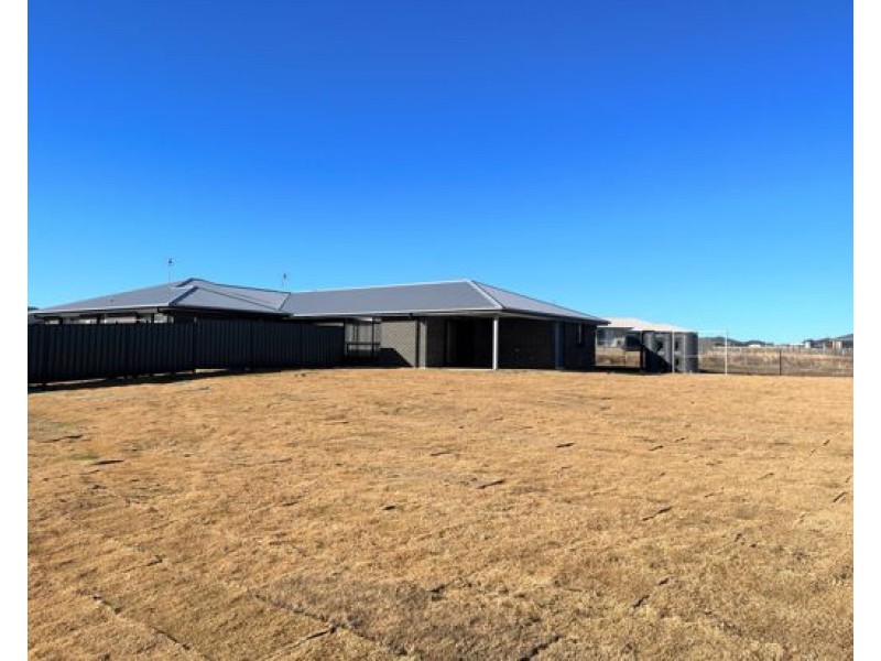 39 Peppercress Court, Tamworth NSW 2340