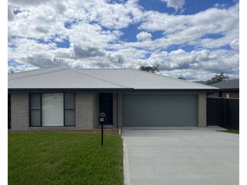 15 Ayrshire Crescent, Tamworth NSW 2340