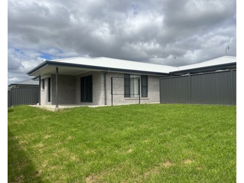 15 Ayrshire Crescent, Tamworth NSW 2340