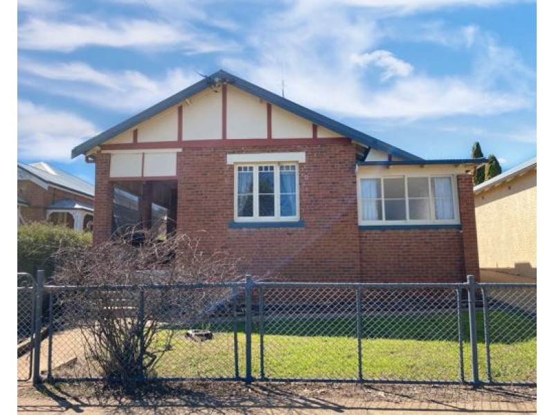 158 Carthage Street, Tamworth NSW 2340