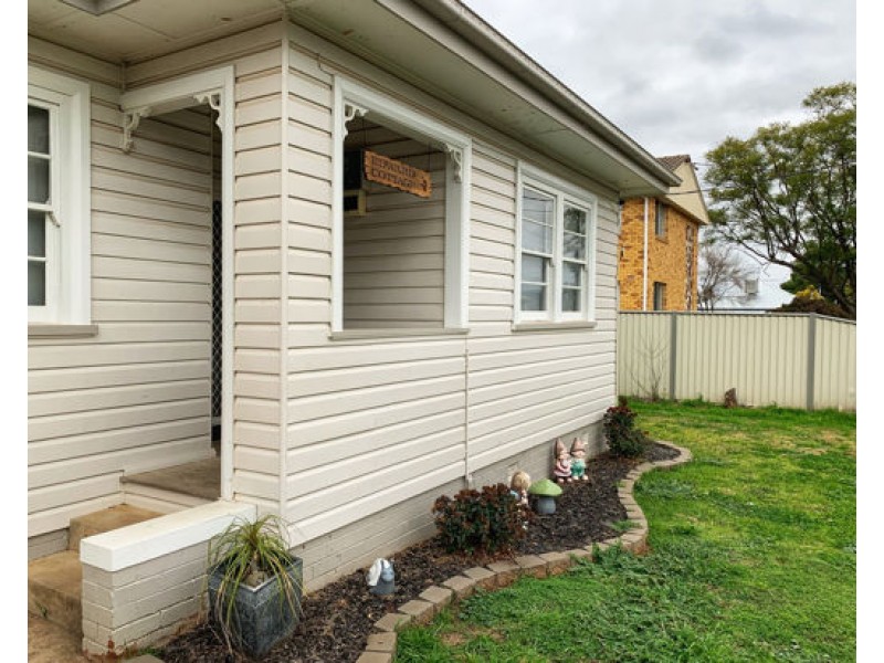 4 Edward Street, Tamworth NSW 2340