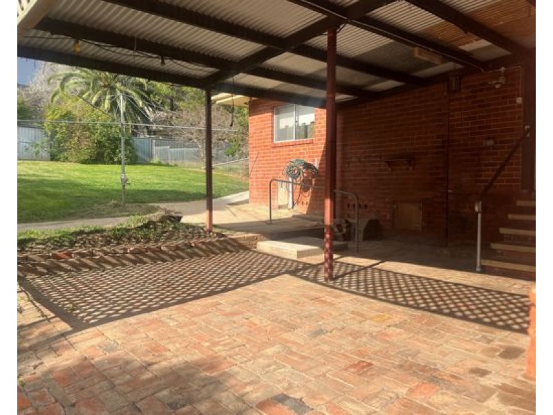 120 Rawson Avenue, Tamworth NSW 2340