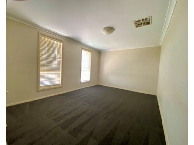 5 Sippel Close, Tamworth NSW 2340