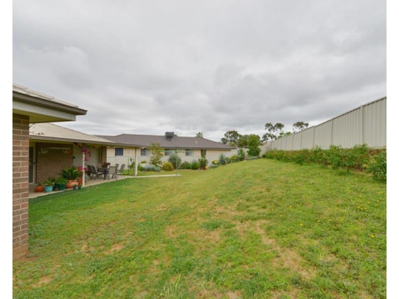 5 Sippel Close, Tamworth NSW 2340