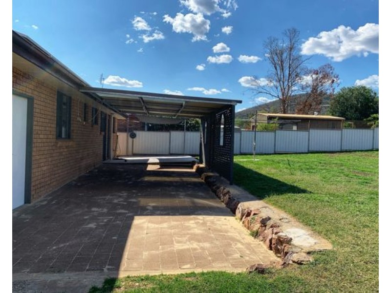 16 Angela Street, Tamworth NSW 2340