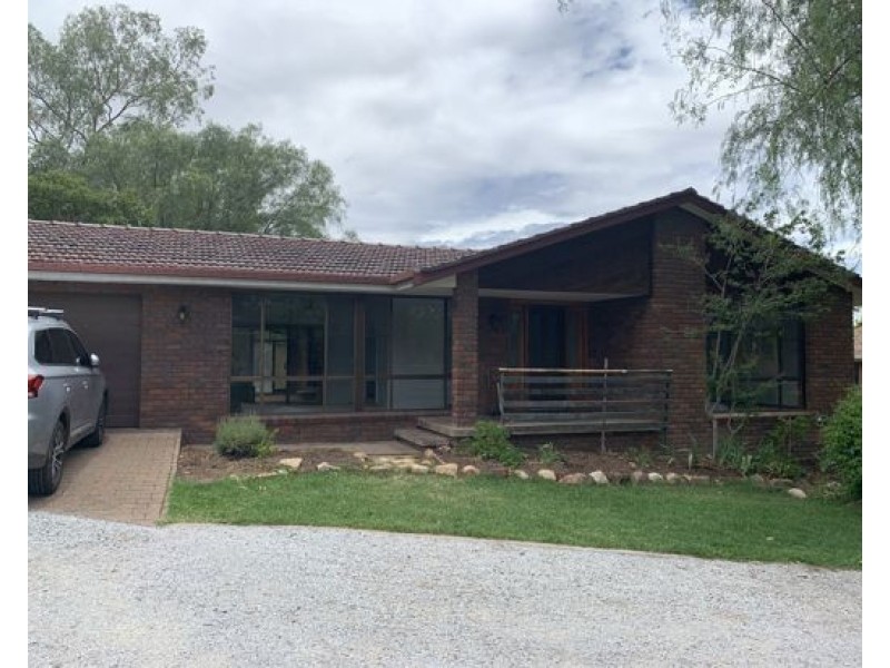 8 Eucalypt Avenue, Tamworth NSW 2340