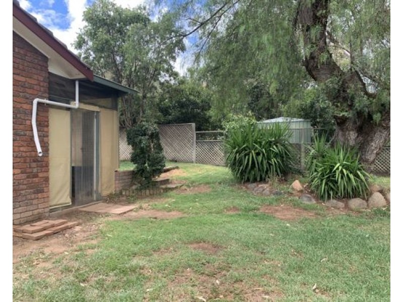8 Eucalypt Avenue, Tamworth NSW 2340