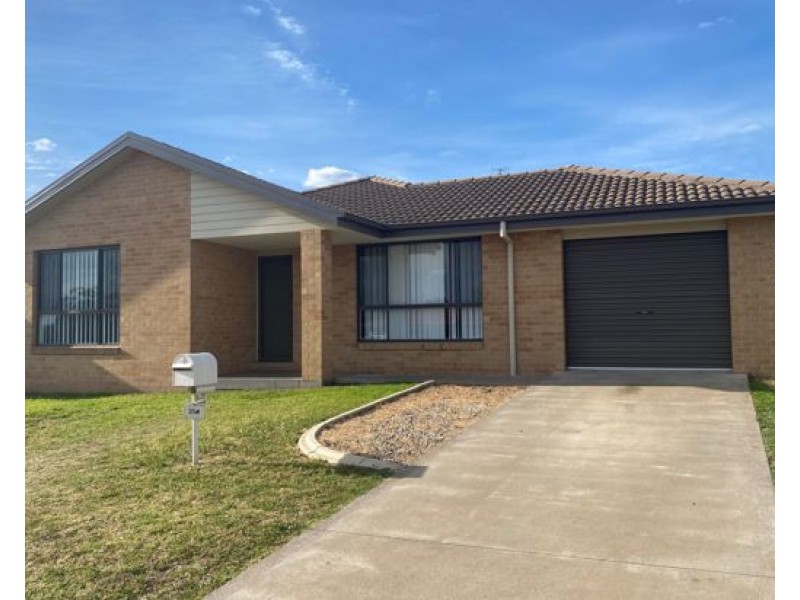 35b Orley Drive, Tamworth NSW 2340