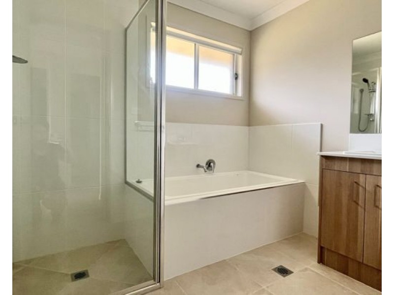 1/22 Cliffdale Place, Kootingal NSW 2352