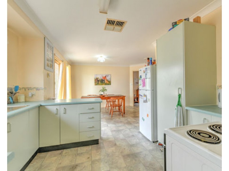 8 Grevillea Place, Tamworth NSW 2340