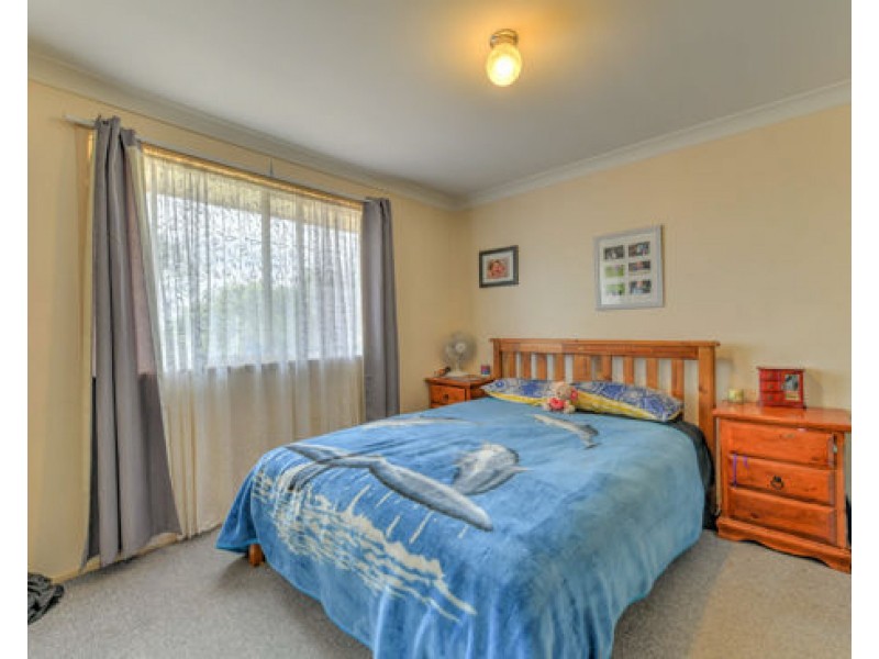 8 Grevillea Place, Tamworth NSW 2340