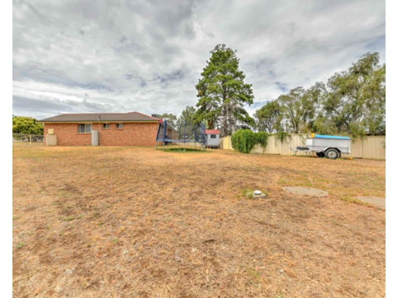 8 Grevillea Place, Tamworth NSW 2340
