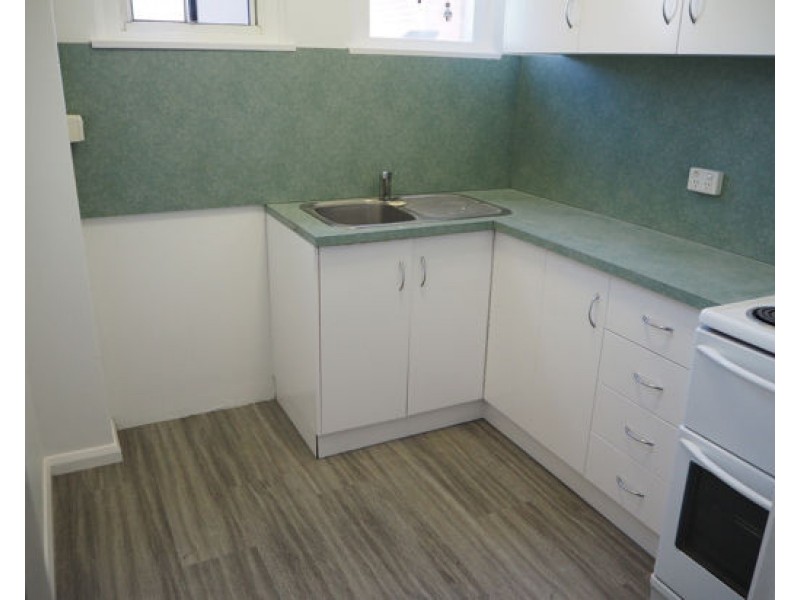 2/463 Peel Steet, Tamworth NSW 2340