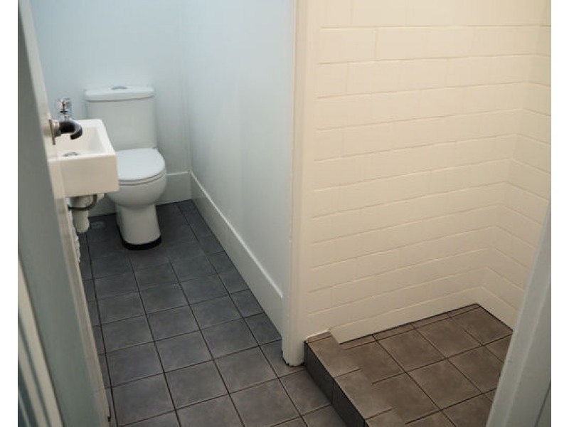 2/463 Peel Steet, Tamworth NSW 2340