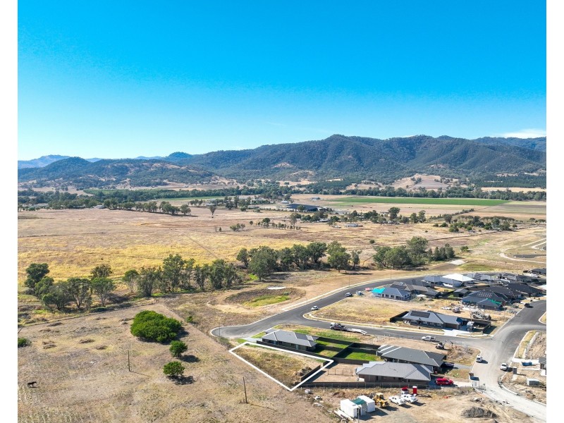 53 Reginald Drive, Kootingal NSW 2352
