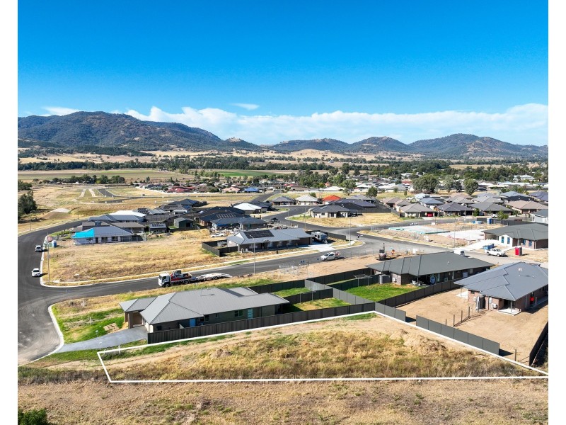 53 Reginald Drive, Kootingal NSW 2352