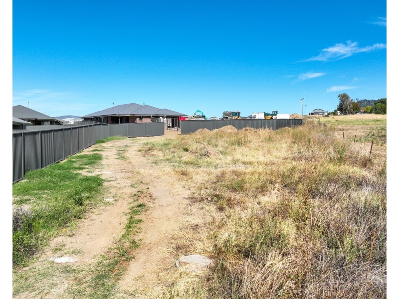 53 Reginald Drive, Kootingal NSW 2352