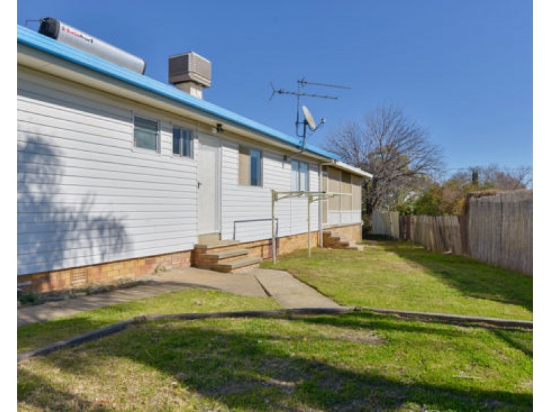 25 John Street, Tamworth NSW 2340
