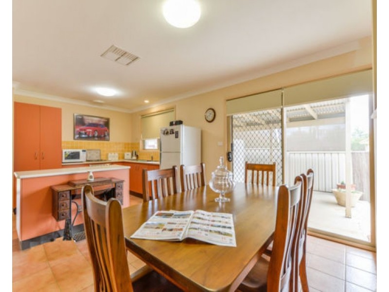 4 Giles Place, Tamworth NSW 2340
