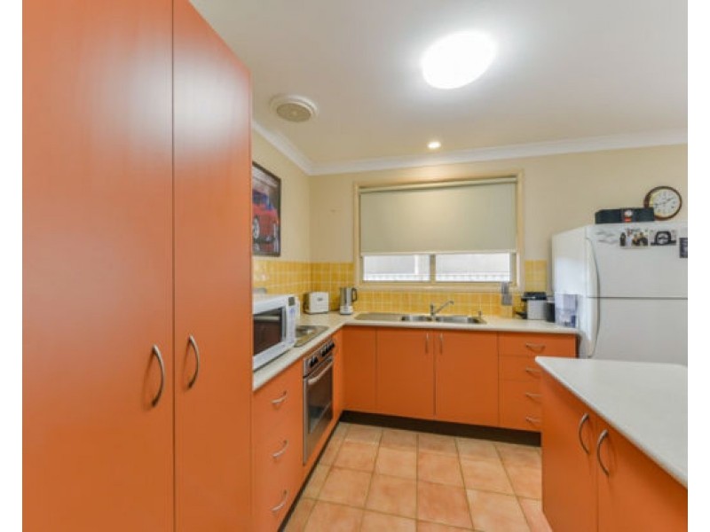 4 Giles Place, Tamworth NSW 2340