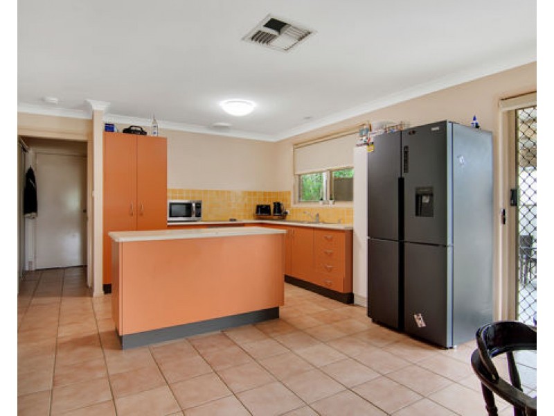 4 Giles Place, Tamworth NSW 2340