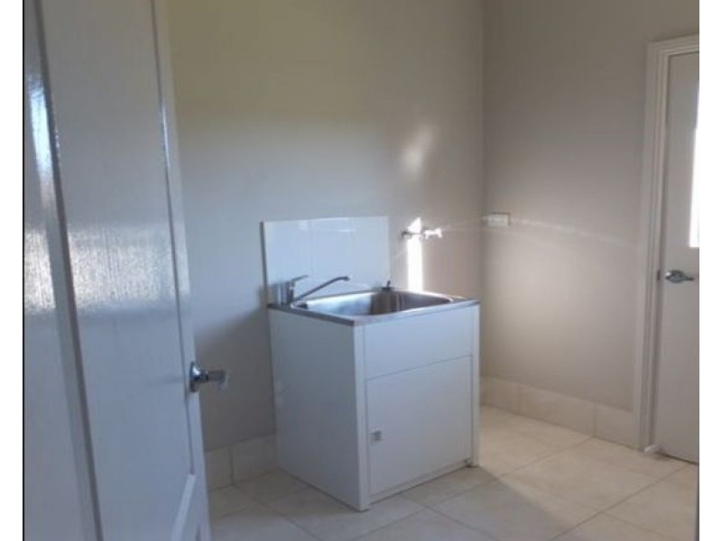 31 Falcon Drive, Tamworth NSW 2340