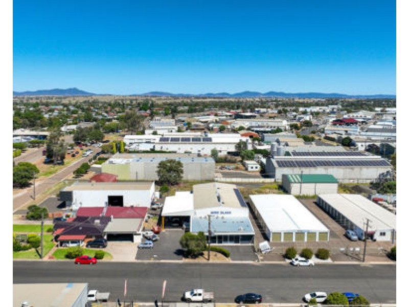 2 Hinkler Road, Tamworth NSW 2340