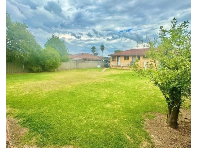 13 Robina Street, Tamworth NSW 2340