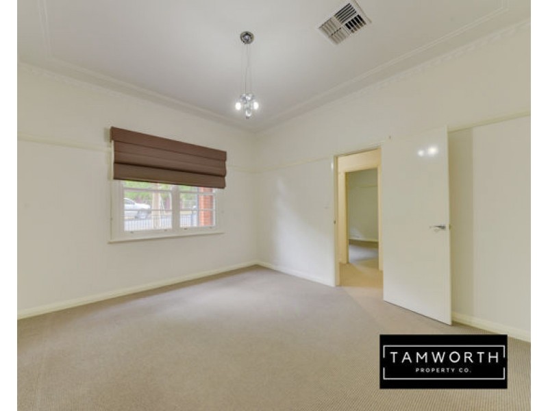 1 Douglas Avenue, Tamworth NSW 2340