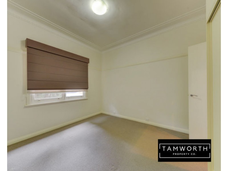 1 Douglas Avenue, Tamworth NSW 2340