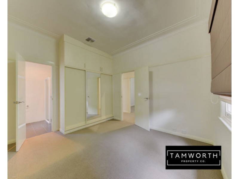 1 Douglas Avenue, Tamworth NSW 2340