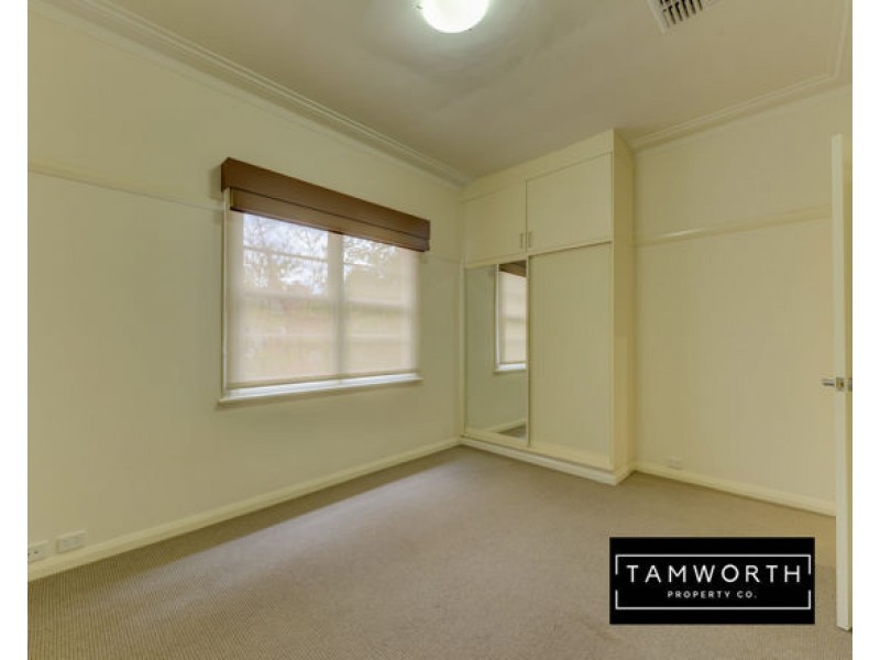 1 Douglas Avenue, Tamworth NSW 2340
