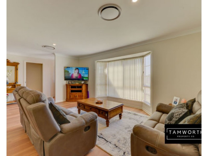 13 Craigends Place, Tamworth NSW 2340