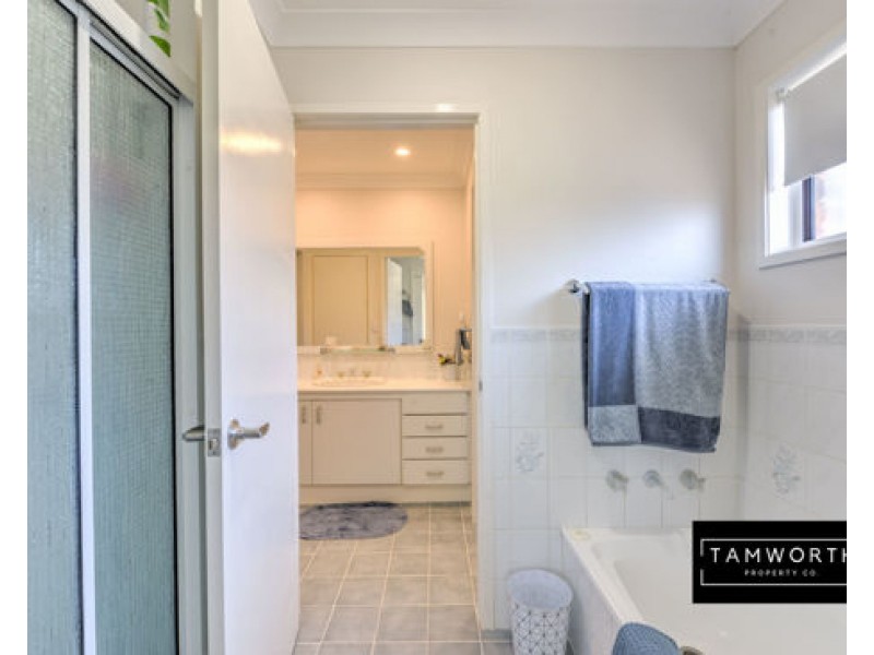 13 Craigends Place, Tamworth NSW 2340