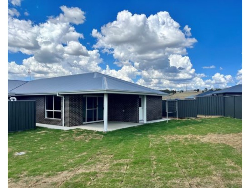 15 Hanbury Place, Tamworth NSW 2340