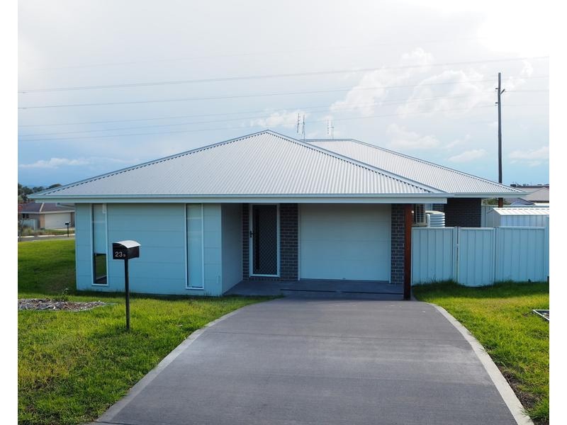 23B Tulipwood Crescent, Tamworth NSW 2340